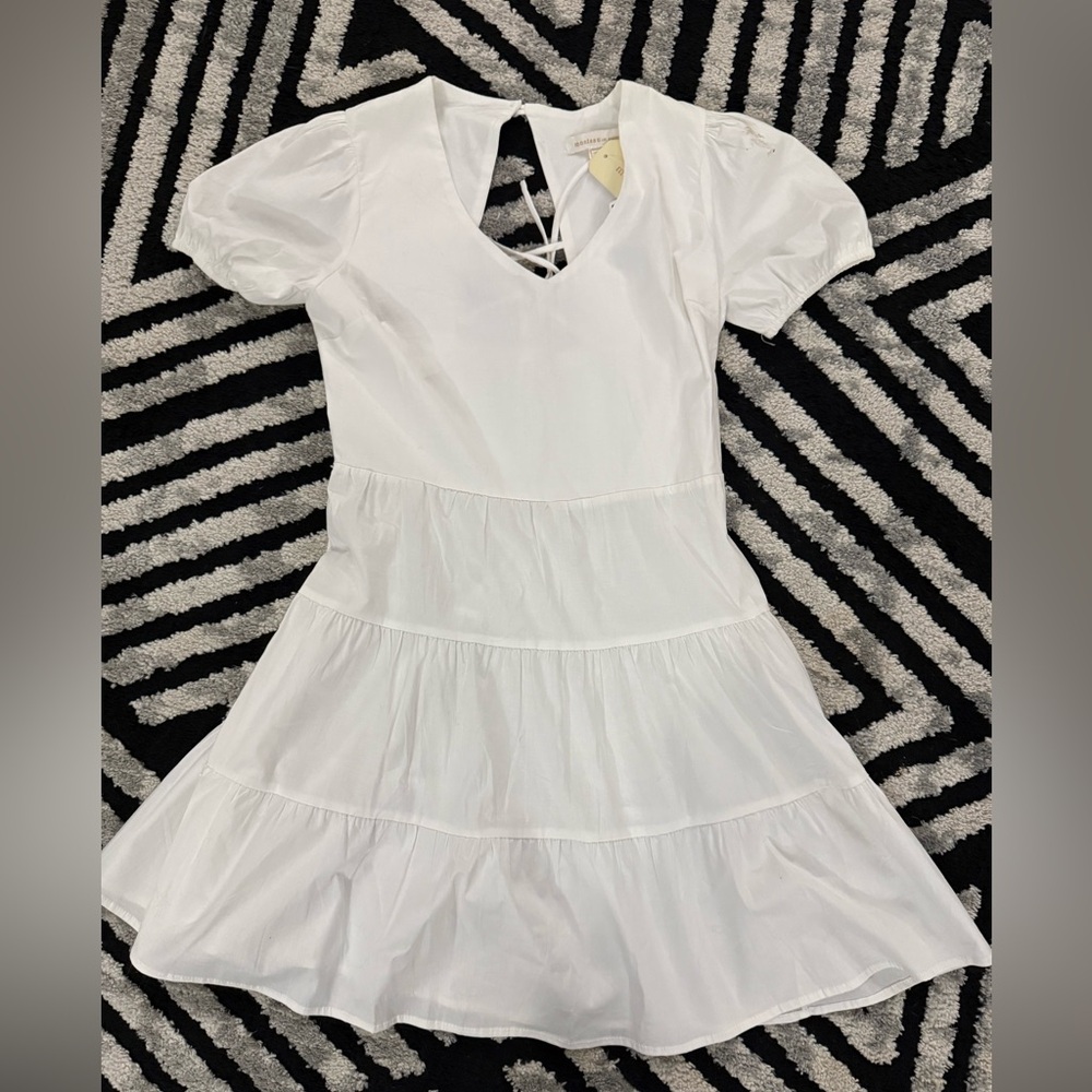 Woman’s white Dress